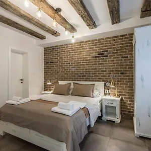 https://luxury-studio-apartments-insula.splithotels.org