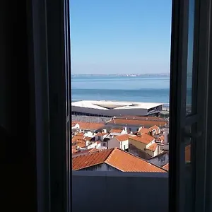 https://miradouro-de-santa-luzia.hotels-lisbon-portugal.com